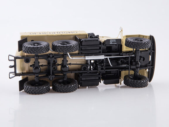 Маслозаправщик МА-4А (ЗИЛ-131) (Легендарные грузовики СССР №90) — изображение 5