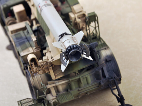 Пусковая установка ЛУНА-М 9П113 с ракетой 9М21 (ЗИЛ-135ЛМ) (Trumpeter) — изображение 19