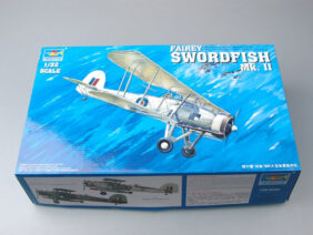 Британский палубный бомбардировщик-торпедоносец Fairey Swordfish Mk.II (1:32)