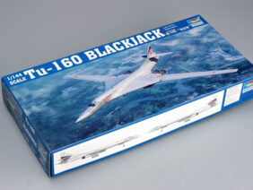 Российский сверхзвуковой стратегический бомбардировщик Ту-160 (Trumpeter)