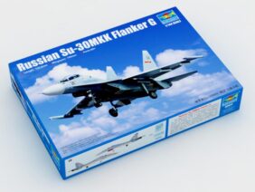Российский многоцелевой истребитель завоевания превосходства в воздухе Су-30МКК (1:144)
