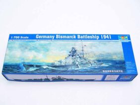 Немецкий линкор Bismarck (Бисмарк) (1:700) (Trumpeter)