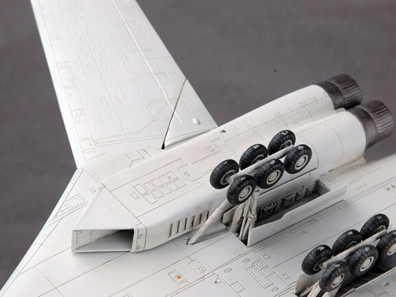 Чехословацкий учебно-боевой самолет Aero L-39MS/L-59 Super Albatros — изображение 13