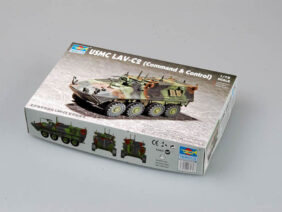 Канадская командно-штабная машина LAV-C2 (1:72)