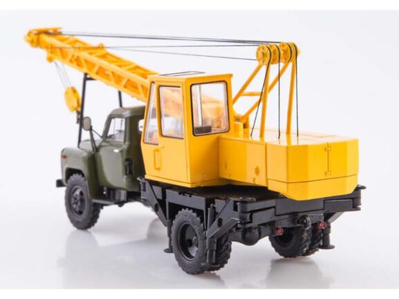 Автокран КС-1562Б (ГАЗ-53) хаки/желтый — изображение 4