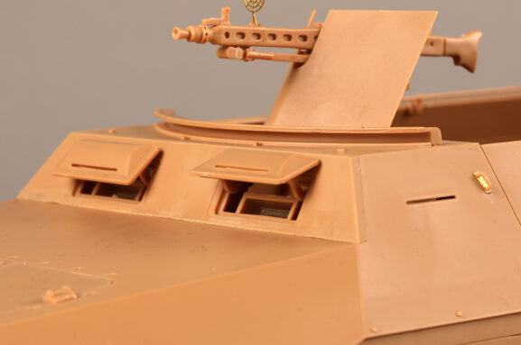 Немецкий бронетранспортер Sd.Kfz. 251 AusF.D Hanomag (Trumpeter) — изображение 18