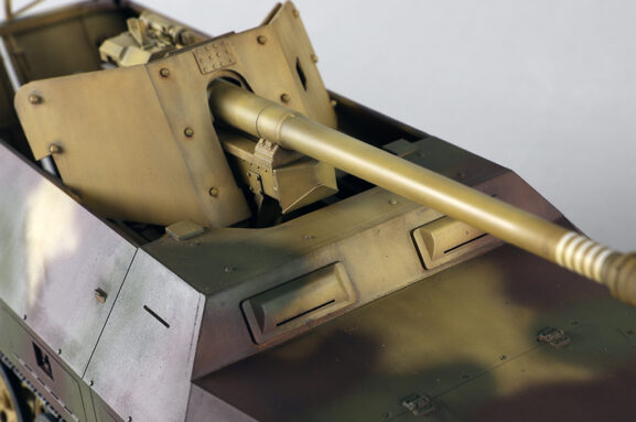 Немецкий бронетранспортер Sd.Kfz. 251/22 Ausf. D Hanomag (Ханомаг) — изображение 13