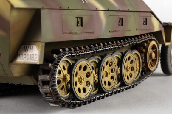 Немецкий бронетранспортер Sd.Kfz. 251/22 Ausf. D Hanomag (Ханомаг) — изображение 14