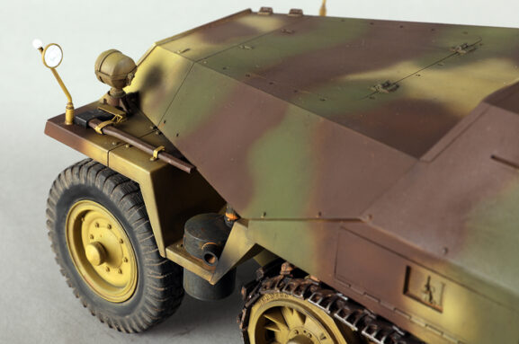 Немецкий бронетранспортер Sd.Kfz. 251/22 Ausf. D Hanomag (Ханомаг) — изображение 18