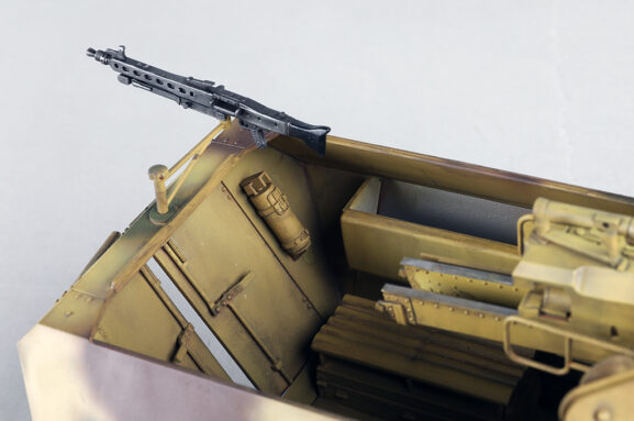 Немецкий бронетранспортер Sd.Kfz. 251/22 Ausf. D Hanomag (Ханомаг) — изображение 19