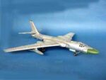 Советский дальний бомбардировщик-ракетоносец Ту-16К-10 (Badger-C) (1:72) — изображение 2