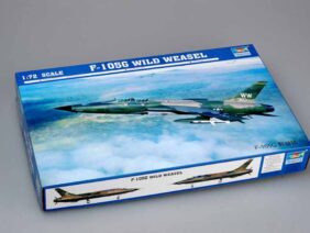 Американский истребитель-бомбардировщик Republic F-105G Wild Weasel (1:72)