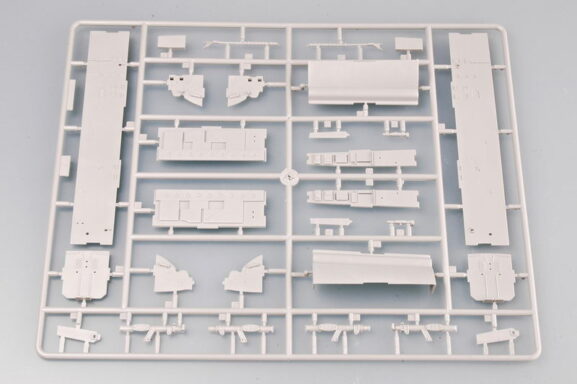 Российский сверхзвуковой стратегический бомбардировщик Ту-160 (1:72) (Trumpeter) — изображение 13