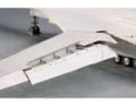 Российский сверхзвуковой стратегический бомбардировщик Ту-160 (1:72) (Trumpeter) — изображение 21