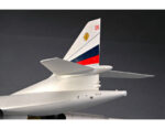 Российский сверхзвуковой стратегический бомбардировщик Ту-160 (1:72) (Trumpeter) — изображение 23