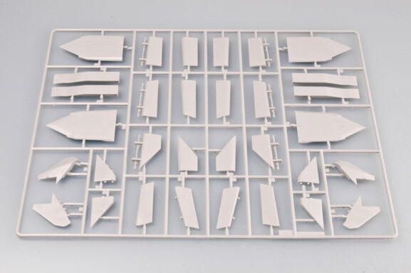 Российский сверхзвуковой стратегический бомбардировщик Ту-160 (1:72) (Trumpeter) — изображение 6