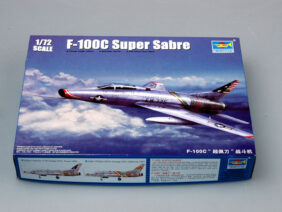Американский истребитель North American F-100C Super Sabre (1:72)