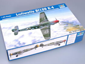 Немецкий истребитель Messerschmitt (Мессершмитт) Bf-109 K4 (1:24)