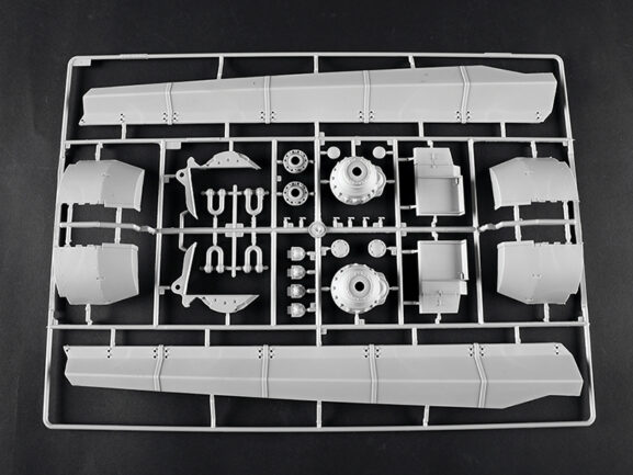 Немецкий тяжелый танк Pz.Kpfw.VI "Королевский Тигр" с башней Порше (1:16) — изображение 15