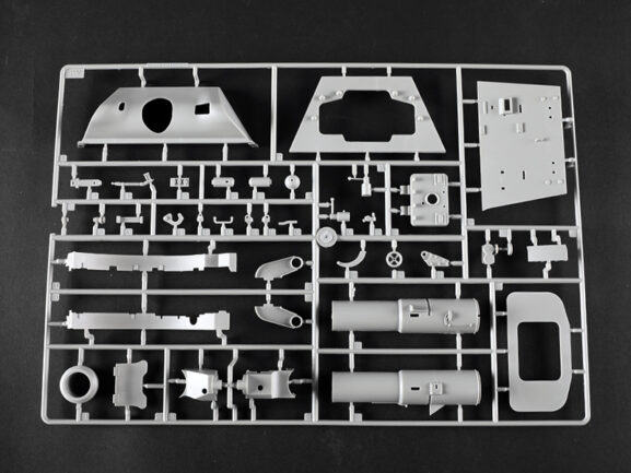 Немецкий тяжелый танк Pz.Kpfw.VI "Королевский Тигр" с башней Порше (1:16) — изображение 32