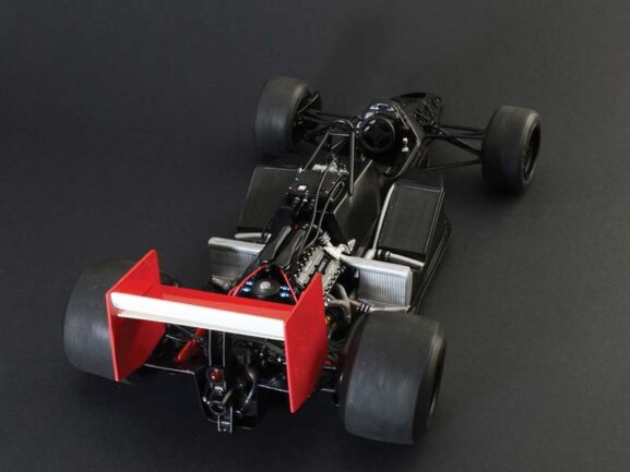 Автомобиль McLaren MP4/2C — изображение 26