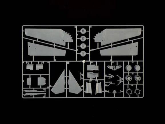 Американский самолет РЭБ EF-111A Raven (Italeri) — изображение 4