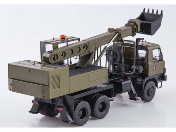 Экскаватор-планировщик UDS-114A (Tatra-815) хаки — изображение 2