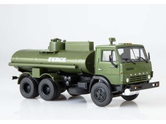 Топливозаправщик (бензовоз) АЦ-9 (КАМАЗ-5320) (Легендарные грузовики СССР №6) — изображение 4