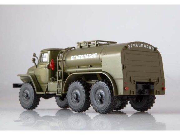 Топливозаправщик (бензовоз) ТЗ-5-375 (Урал 375) (Легендарные грузовики СССР №10) — изображение 2