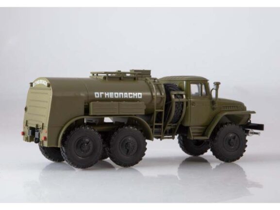 Топливозаправщик (бензовоз) ТЗ-5-375 (Урал 375) (Легендарные грузовики СССР №10) — изображение 3