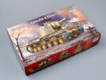 Немецкий тяжелый танк Pz.Kpfw KV-2 754(r) (трофейный КВ-2) (1:35)