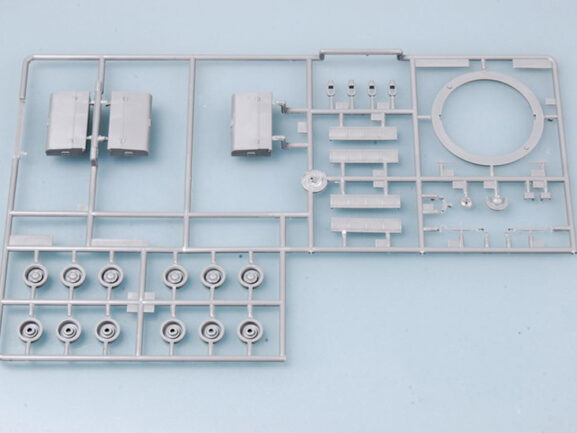 Немецкий тяжелый танк Pz.Kpfw KV-2 754(r) (трофейный КВ-2) (1:35) — изображение 4