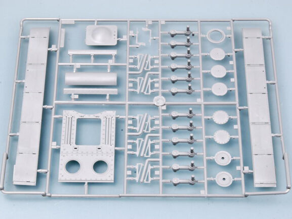 Немецкий тяжелый танк Pz.Kpfw KV-2 754(r) (трофейный КВ-2) (1:35) — изображение 5