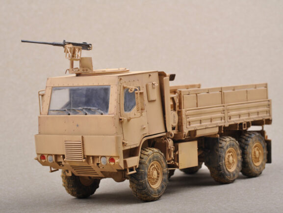 Американский грузовик M1083 FMTV (бронированная кабина) — изображение 3