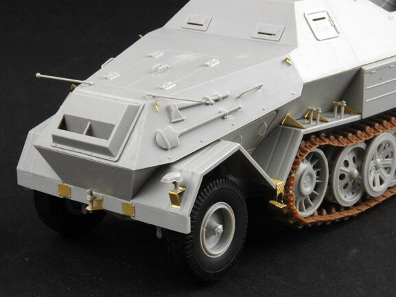 Немецкий полугусеничный тягач Sd.Kfz.8 DB10 бронированный 12т — изображение 18