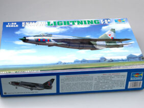Британский истребитель-перехватчик BAC Lightning F.6/F.2A (1:32)