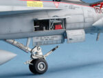 Американский палубный истребитель-бомбардировщик F/A-18E Super Hornet (Trumpeter) — изображение 23