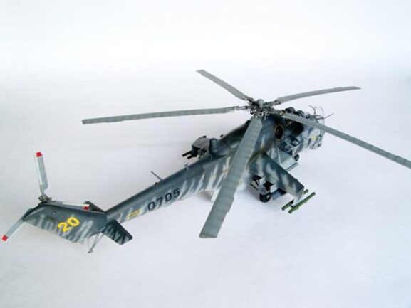 Советский ударный вертолет Ми-24В (Trumpeter) — изображение 19