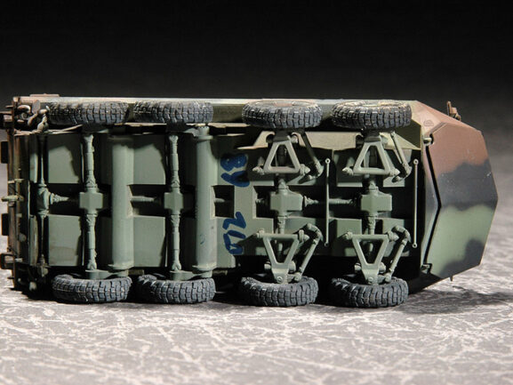 Канадская боевая разведывательная машина LAV-AT (1:72) — изображение 3