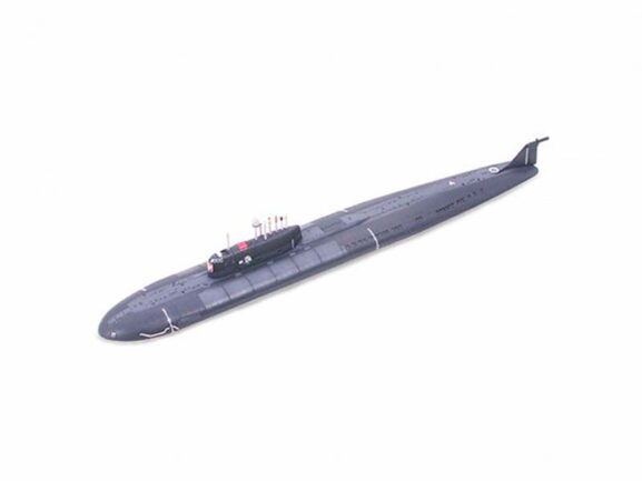 Российская атомная подводная лодка К-141 "Курск" (Tamiya) — изображение 3