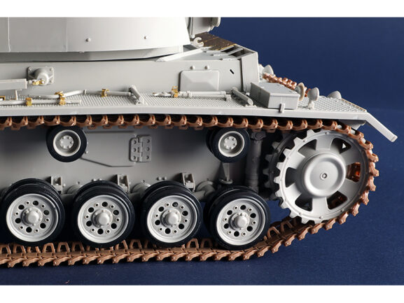 Немецкий средний танк Pz.Kpfw.III Ausf.J (T-III) (Trumpeter) — изображение 26