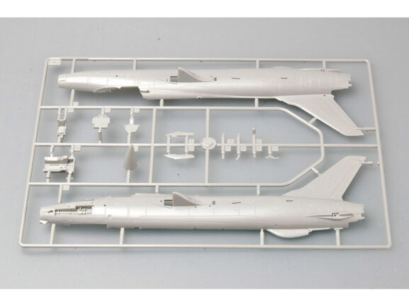 Американский истребитель-бомбардировщик Republic F-105D Thunderchief (1:72) — изображение 4