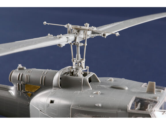 Американский многоцелевой вертолет Bell UH-1B Huey (Trumpeter) — изображение 9