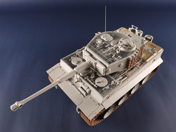 Немецкий тяжелый танк Pz.Kpfw.VI Ausf.E "Тигр" средний (1:16) — изображение 3