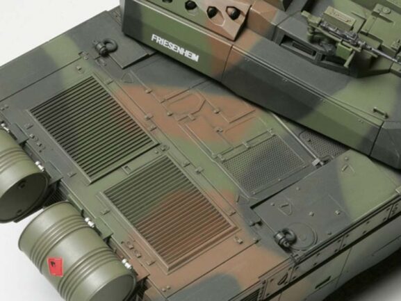 Французский основной танк Leclerc Series 2 с фигурой командира — изображение 5