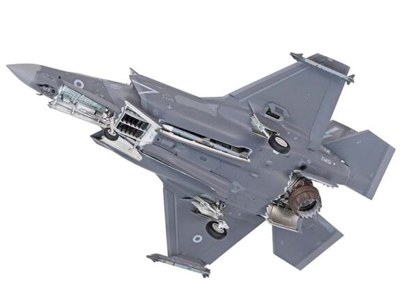 Истребитель-бомбардировщик Lockheed Martin F-35B Lightning II (60793) — изображение 3