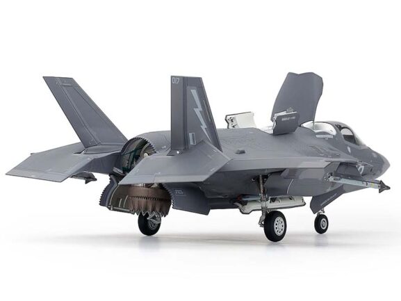 Истребитель-бомбардировщик Lockheed Martin F-35B Lightning II (60793) — изображение 4