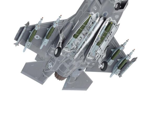 Истребитель-бомбардировщик Lockheed Martin F-35A Lightning II (1:48) — изображение 4