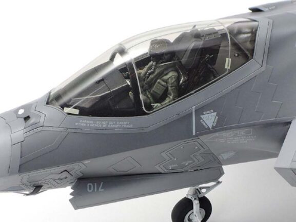Истребитель-бомбардировщик Lockheed Martin F-35A Lightning II (1:48) — изображение 7