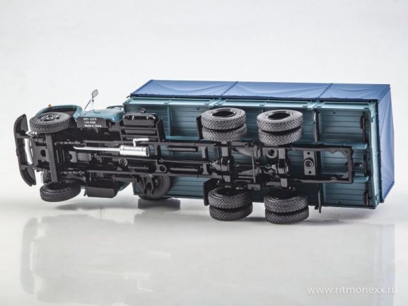 Грузовик ЗИЛ-133ГЯ бортовой с тентом — изображение 7